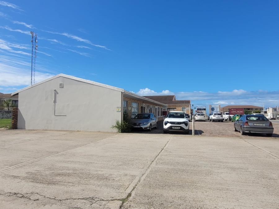 Commercial Property for Sale in Wavecrest Eastern Cape